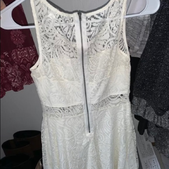 Off white dress - Picture 3 of 3